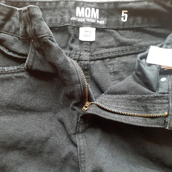 Vintage High Rise Black Shorts - Picture 4 of 4